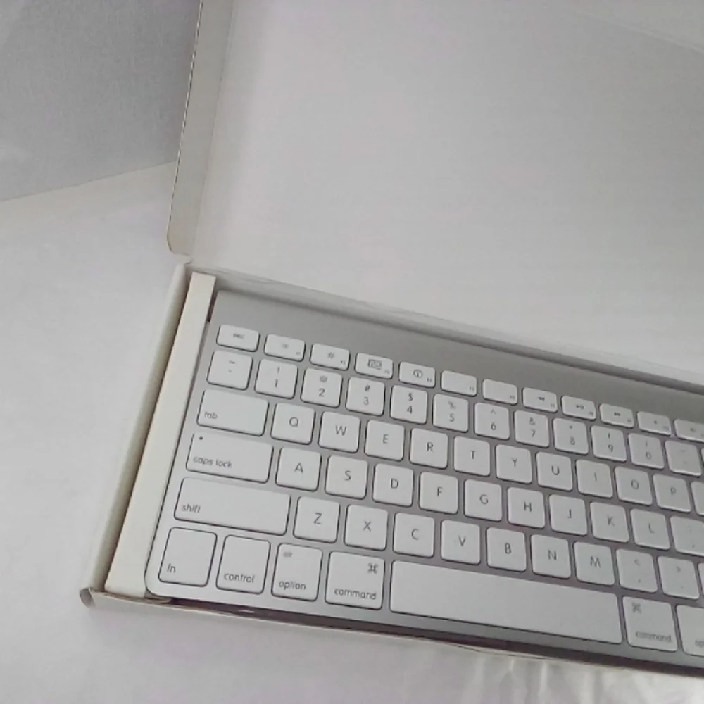 Apple Ergonomic Wireless Keyboard Bluetooth MC184LLA Silver Lightweight NIB